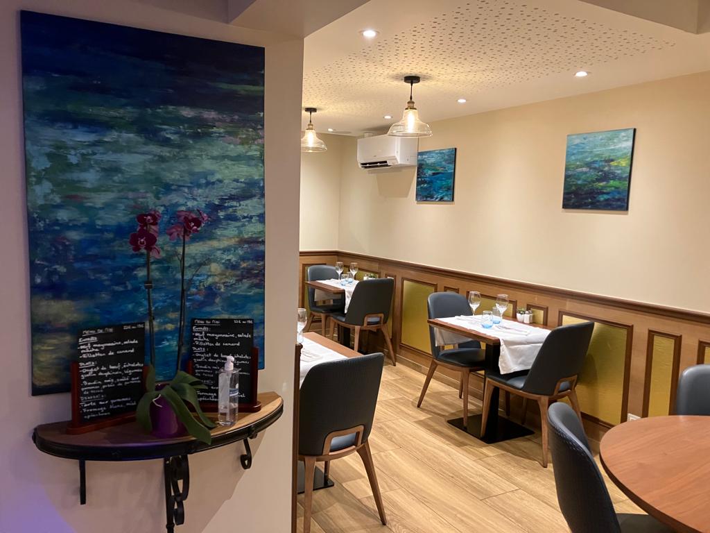 photo de l'exposition au restaurant la terrasse d'aulnay-sous-bois des peintures de corinne foucouin du 14 février au 05 Novembre 2023.